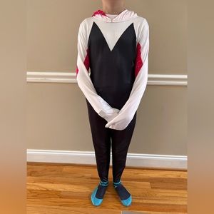 Spider man/girl costume Used. For a kid age 8 or 9